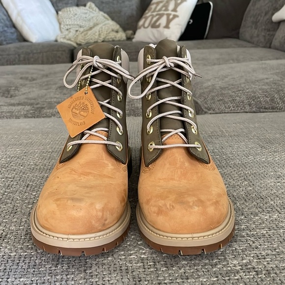 NWT TIMBERLAND Waterproof Boots! - Picture 3 of 12